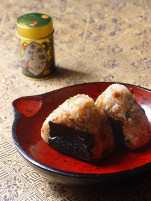 揚げ玉の天むす